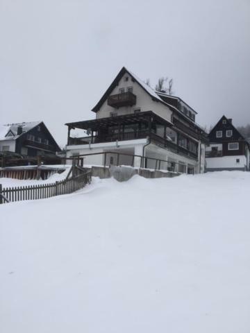 Appartement Dalzicht geschikt voor 4 tot 5 volwassenen of 4 volwassenen plus 2 kinderen Winterberg Buitenkant foto